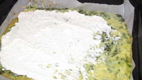 рулет-омлет со шпинатом