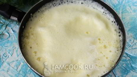 воздушный омлет на сковороде