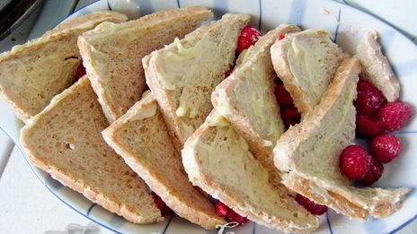 запеченный омлет с ягодами