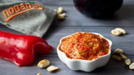 баклажанно-перечный паштет с орехами