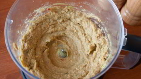 паштет из авокадо и копченой рыбы