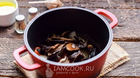 паштет из фасоли с сушеными грибами