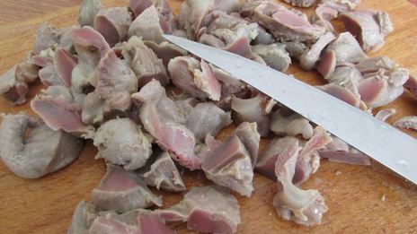 паштет из куриных желудков с морковью и луком