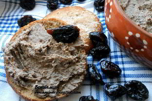 Паштет из печени с черносливом