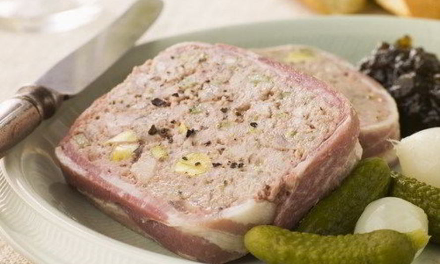 Рецепт паштет из свинины с беконом и ветчиной по-деревенски