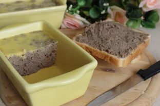 Паштет из свиной печени с черносливом