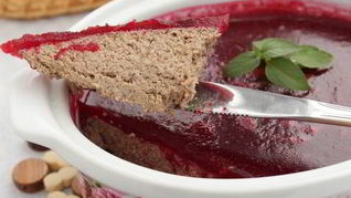 Паштет из утиной печени с клюквенным желе