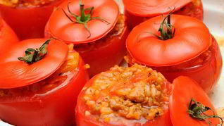 Помидоры, фаршированные фаршем