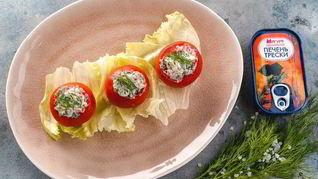 Помидоры, фаршированные печенью трески и яйцами