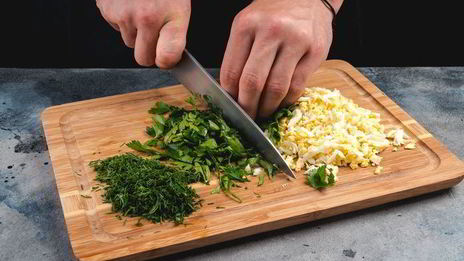 помидоры, фаршированные печенью трески и яйцами