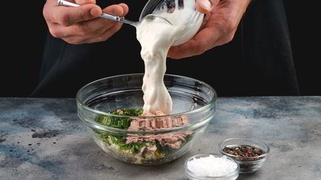 помидоры, фаршированные печенью трески и яйцами