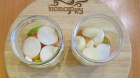 помидоры с луком на зиму