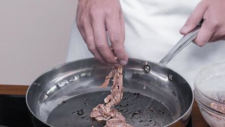 китайские роллы с курицей и грибами