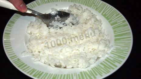 маки суши с лососем, сыром и огурцом