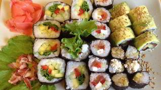 Овощной ролл с манго