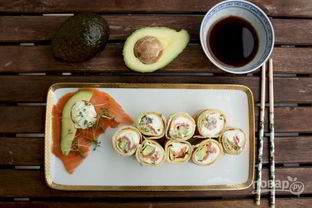 Роллы из блинов с семгой