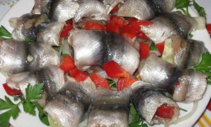 Рецепт роллы из кильки с болгарским перцем