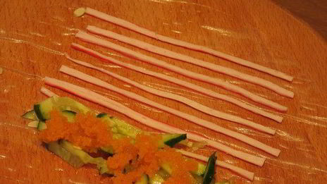 роллы полосатики с крабовыми палочками