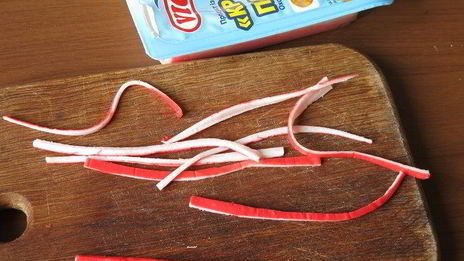 роллы полосатики с крабовыми палочками