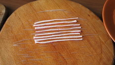 роллы полосатики с крабовыми палочками