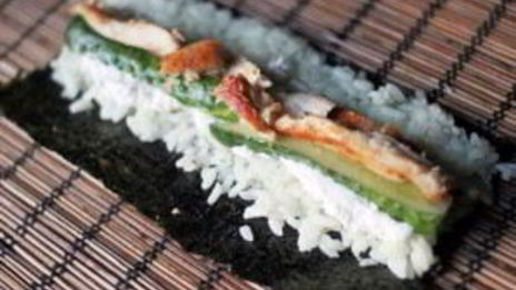 роллы с копченой курицей