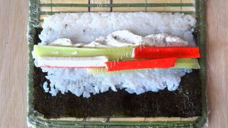 роллы с крабовыми палочками