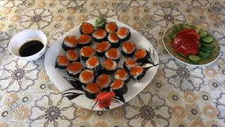 Роллы с красной икрой