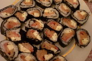 Роллы с семгой и моцареллой