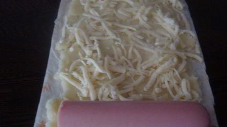 роллы с сосисками и картофельным пюре