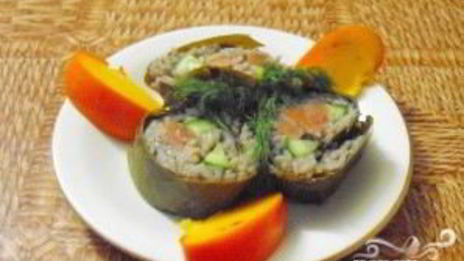 роллы с виноградными листьями