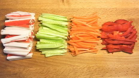 спринг-роллы с крабовыми палочками