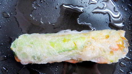 спринг-роллы с креветками