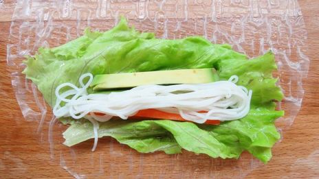 спринг-роллы с креветками