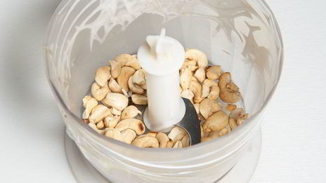 спринг-роллы с овощами и соусом