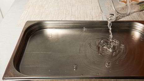 спринг-роллы с овощами и соусом