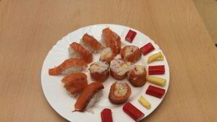 Суши и роллы большие