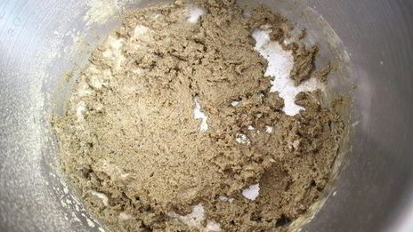 бисквитный рулет из тыквенных семечек