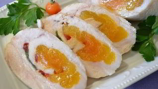Куриные рулетики с курагой и горьким перцем
