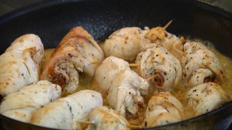 куриные рулетики с оливковой начинкой