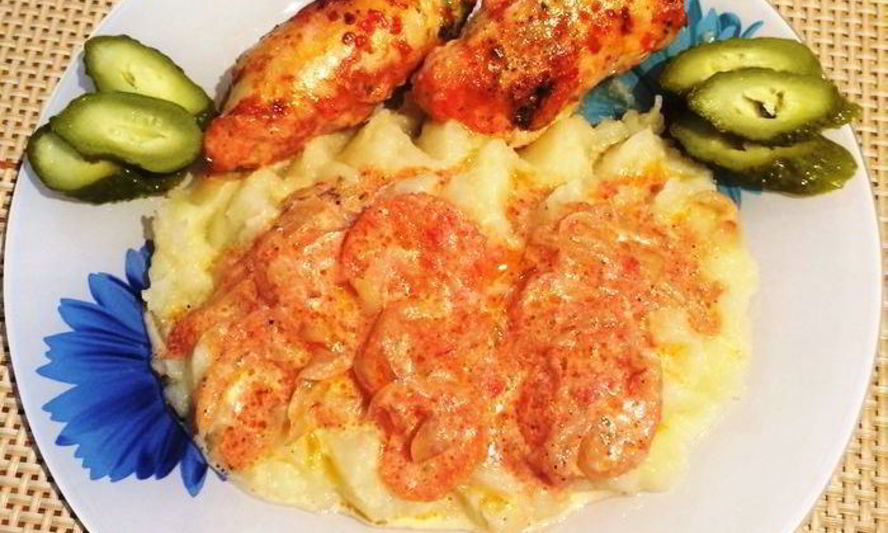 Рецепт куриные рулетики в томатно-сливочном соусе