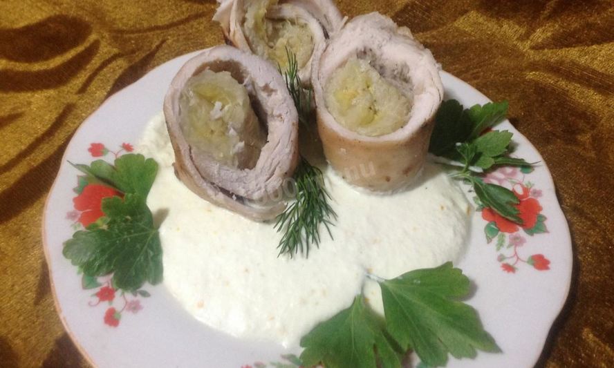 Рецепт куриные рулеты с бананом и яблочным соусом