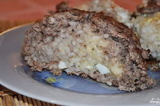 Мясной рулет с рисом