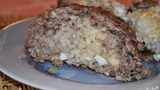 Мясной рулет с рисом