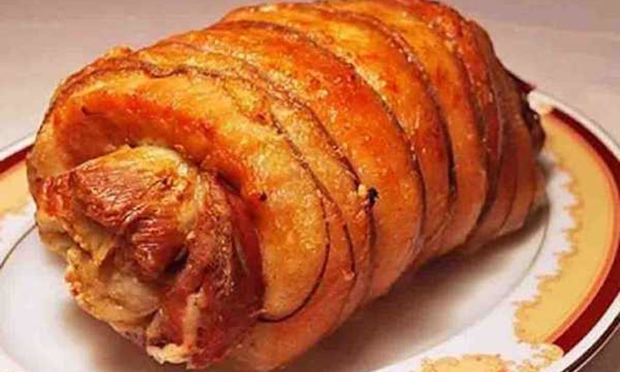 Рецепт пряный рулет из свинины с чесноком