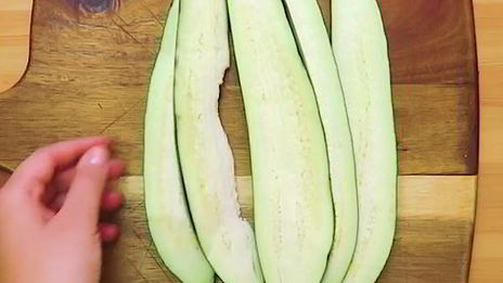 рулет из фарша и баклажанов