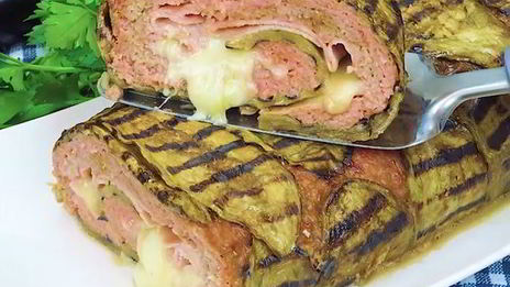 рулет из фарша и баклажанов