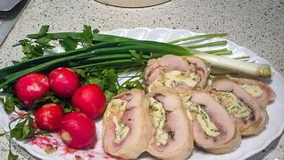 Рулет из филе индейки в духовке