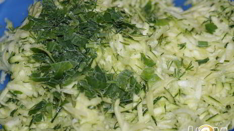 рулет из кабачка с курицей и грибами