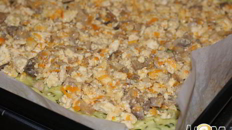 рулет из кабачка с курицей и грибами