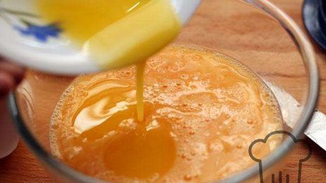 рулет из омлета с начинкой из ветчины и рукколы